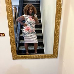 ECI Women's dress striped dress w/ floral